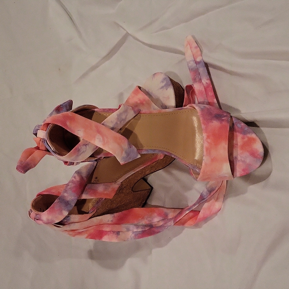 Heels - Picture 2 of 2